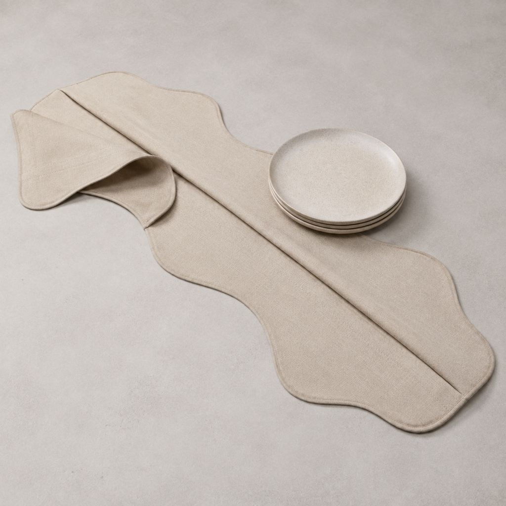 FoldCurrent Spine-Pleat Runner