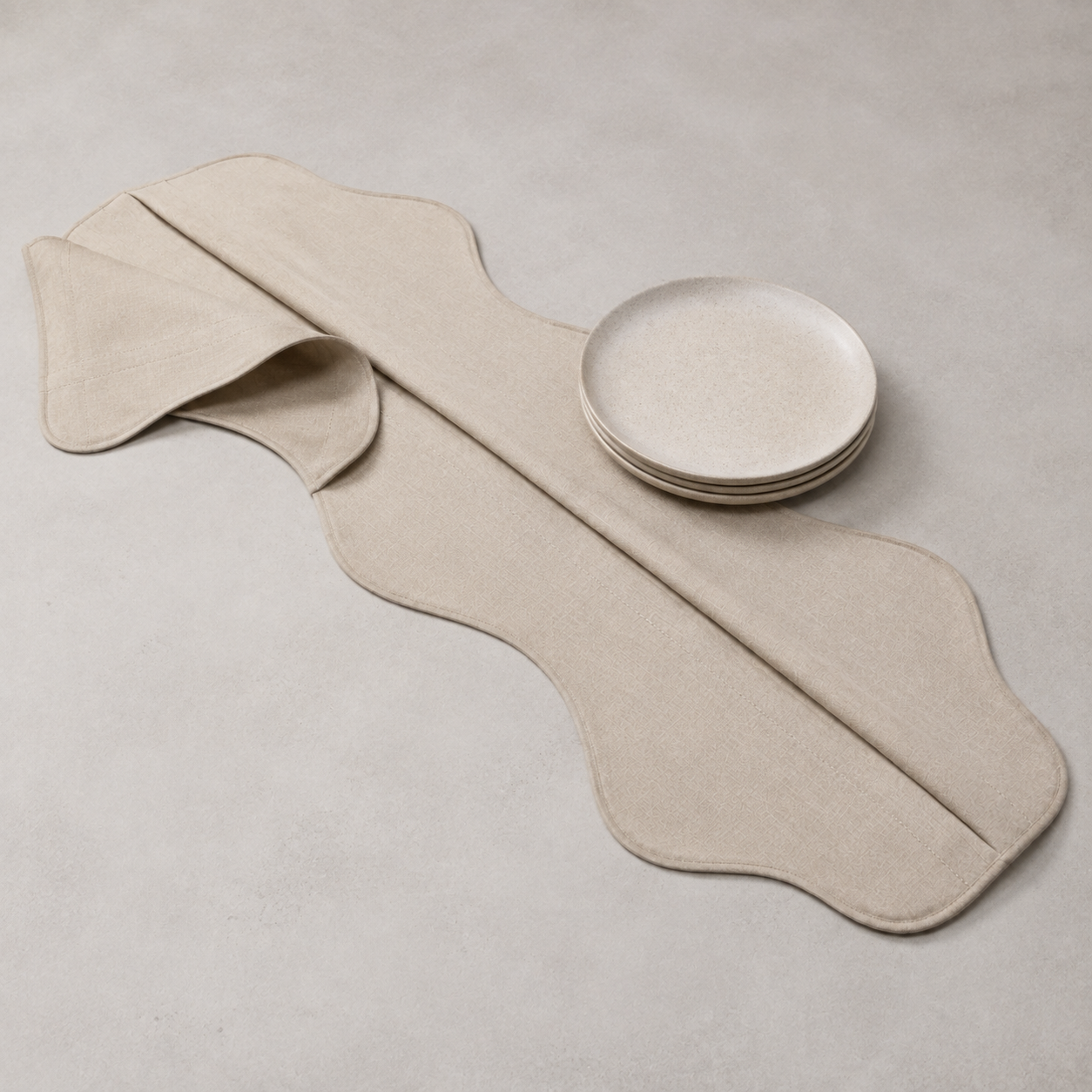 FoldCurrent Spine-Pleat Runner