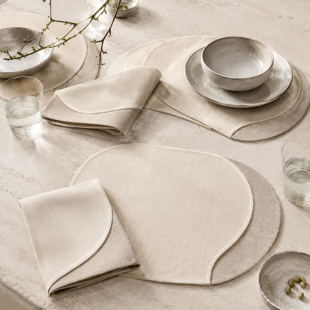 TwinArc Reversible Dining Textile Set